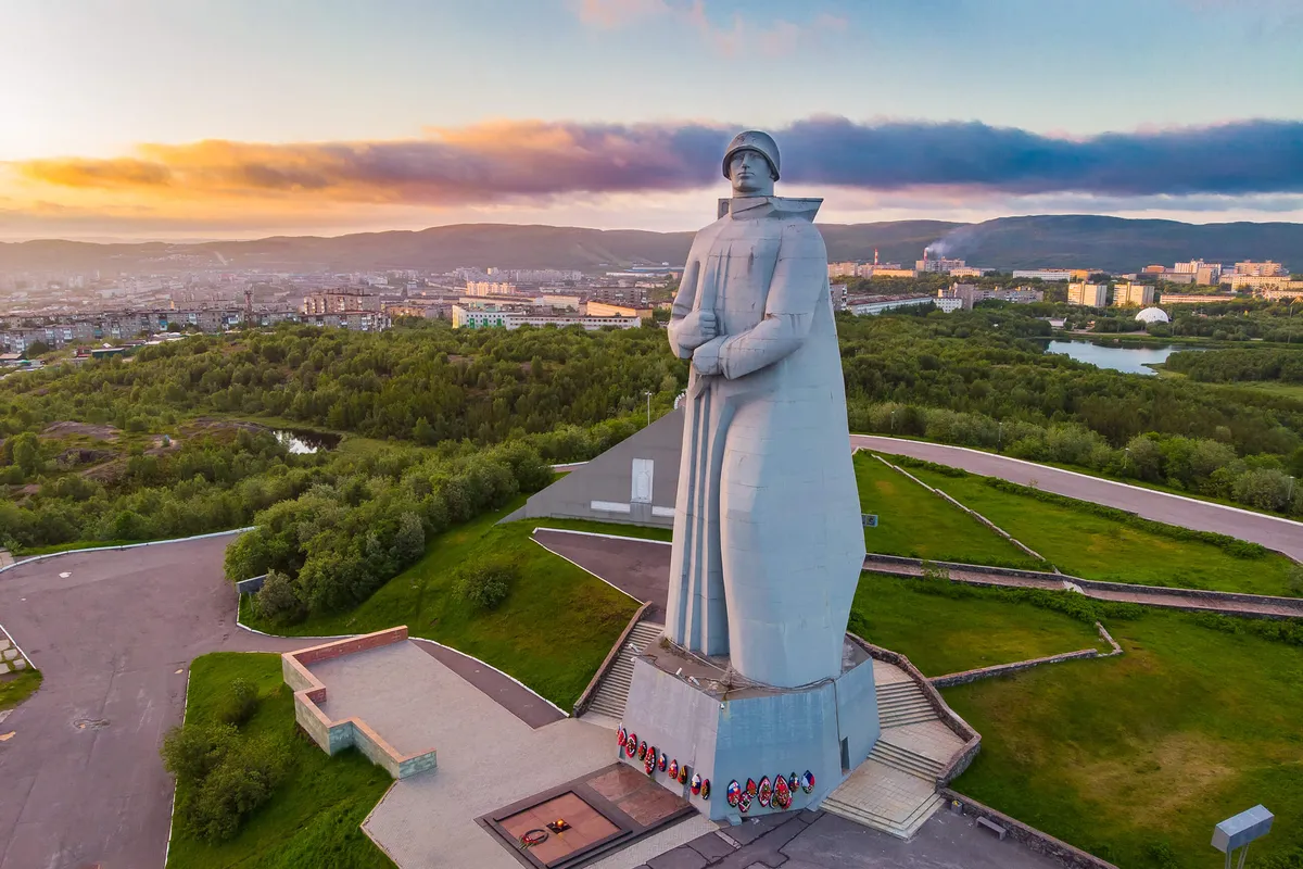 Мурманский Алеша памятник защитникам советского Заполярья